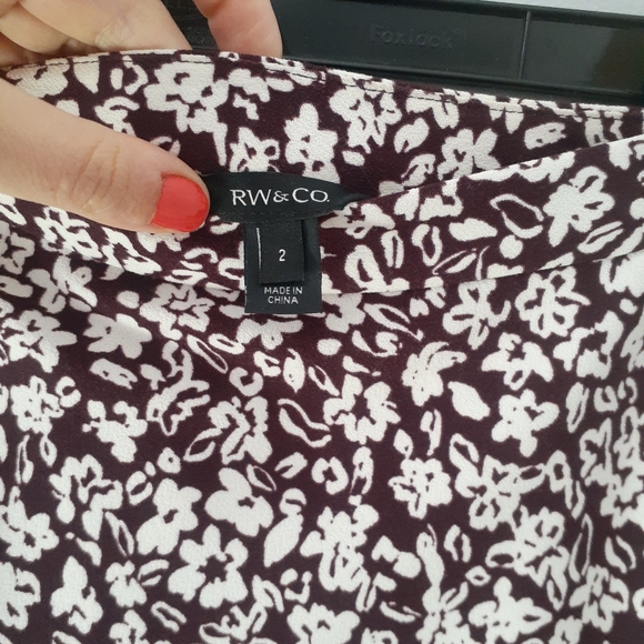 RW&co Burgundy pattern skirt - Picture 2 of 2